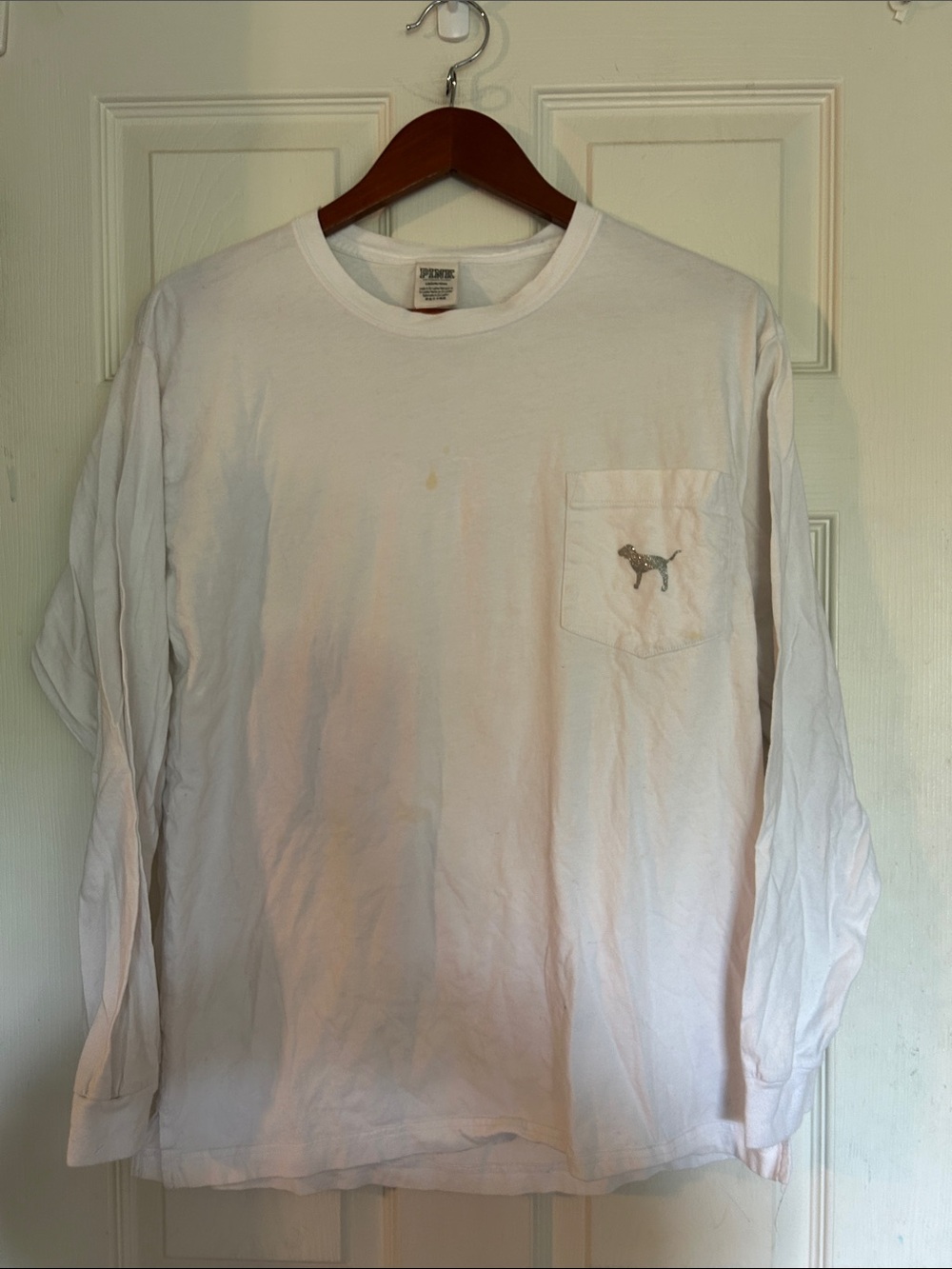 PINK Victoria's Secret White Long-Sleeve Pocket Tee with Dog Logo
